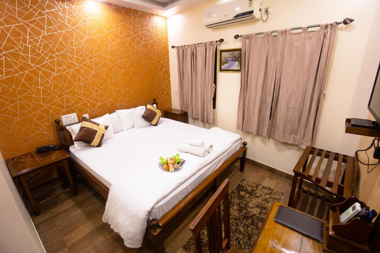Hotel Cecil Колката Екстериор снимка