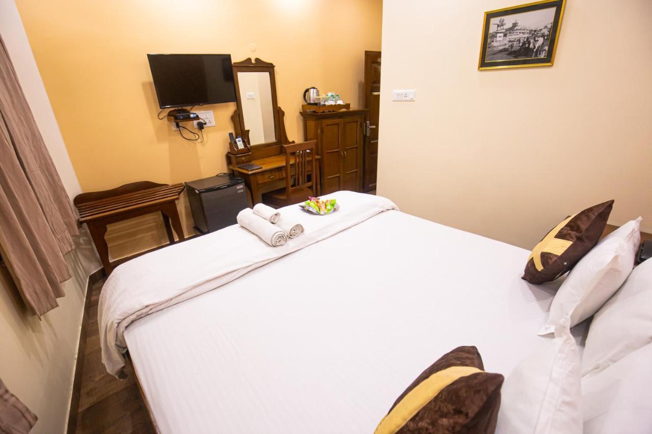 Hotel Cecil Колката Екстериор снимка