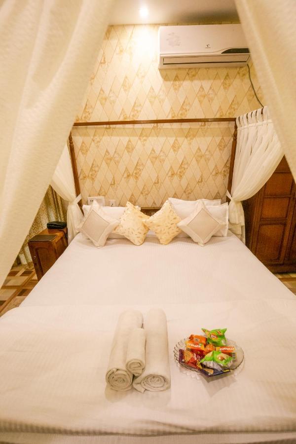 Hotel Cecil Колката Екстериор снимка